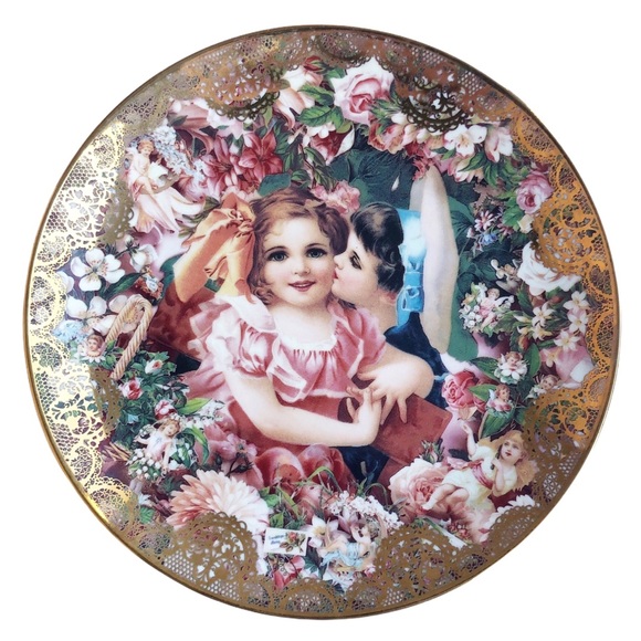 Victorian 1992 Dearest Kiss Collector's Wall Decor Art Plate - Picture 1 of 11